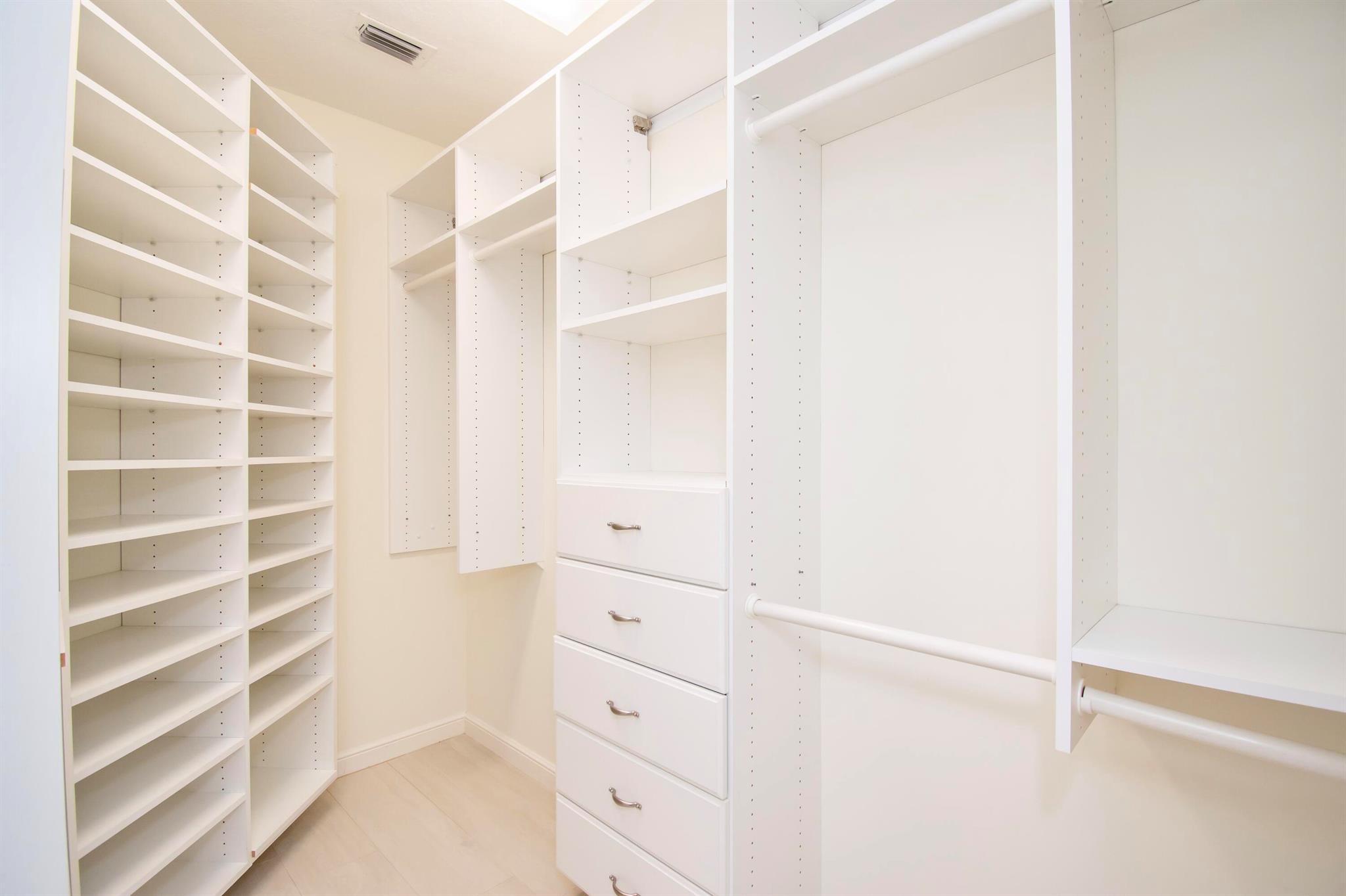 7090 Islegrove Place