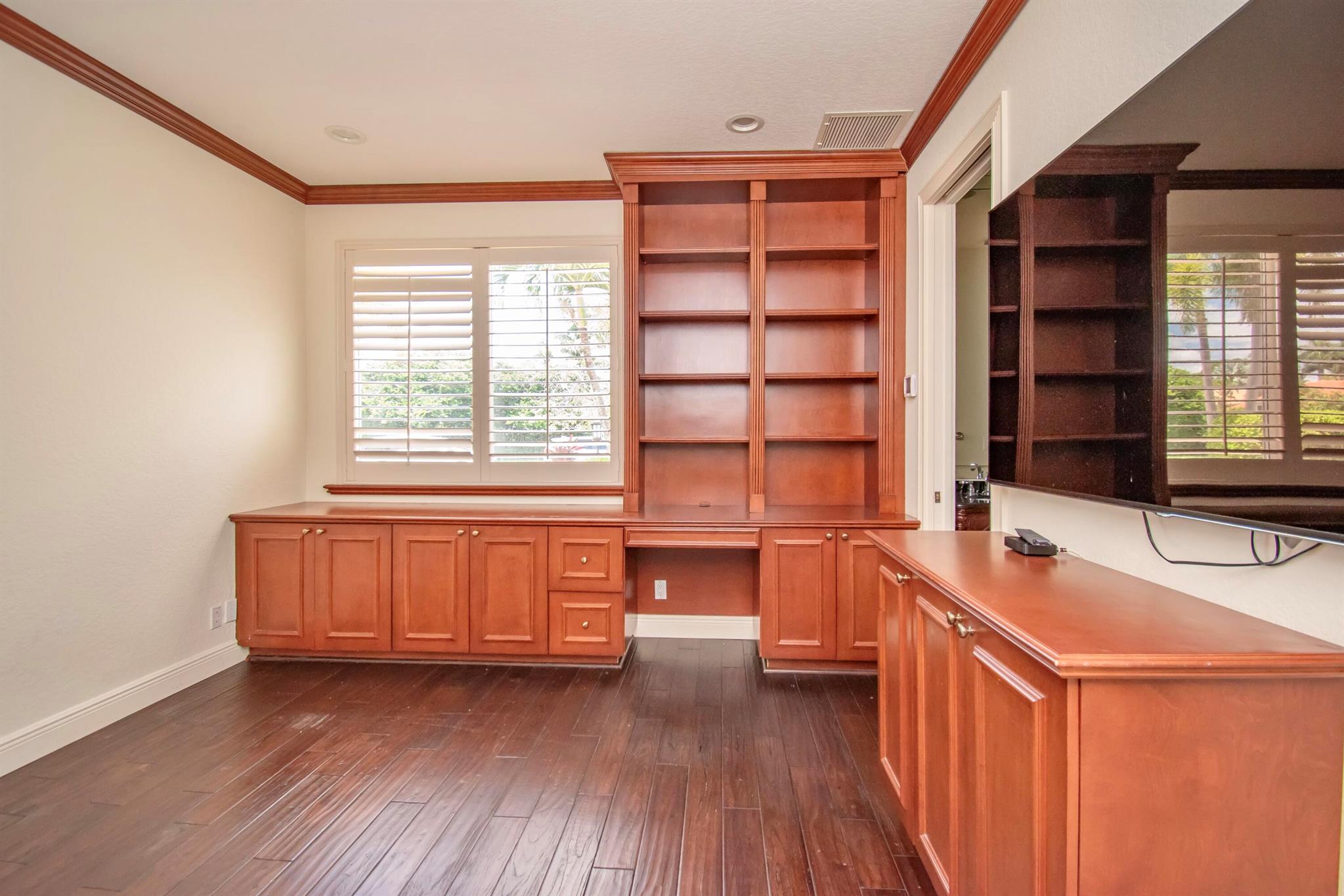 7090 Islegrove Place