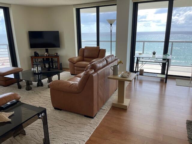 250 S Ocean Boulevard 3h