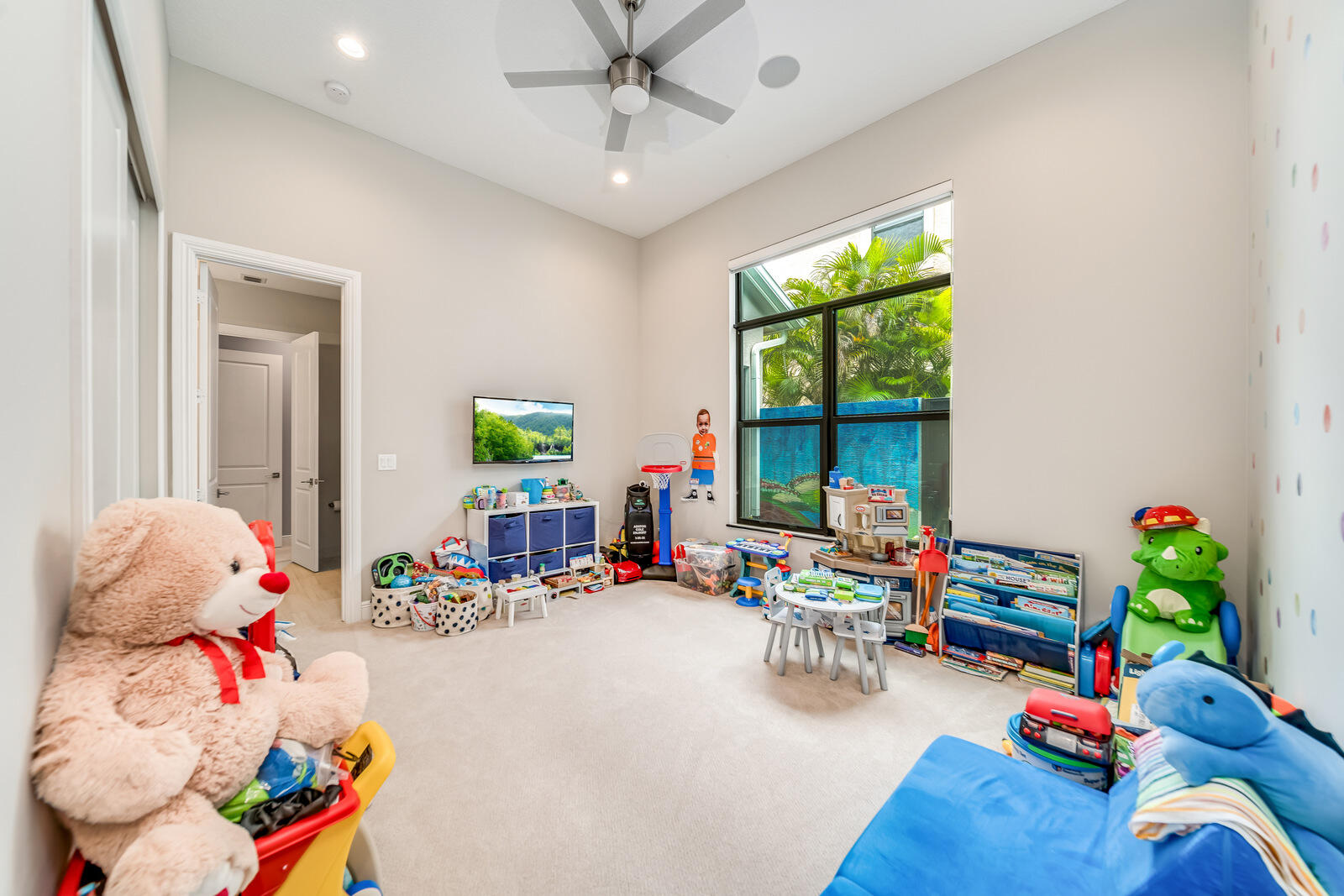 17970 Lake Azure Way