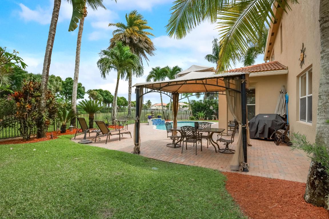 8842 Cobblestone Point Circle