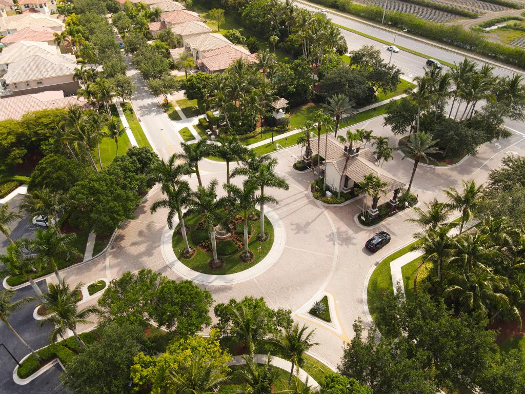 8842 Cobblestone Point Circle