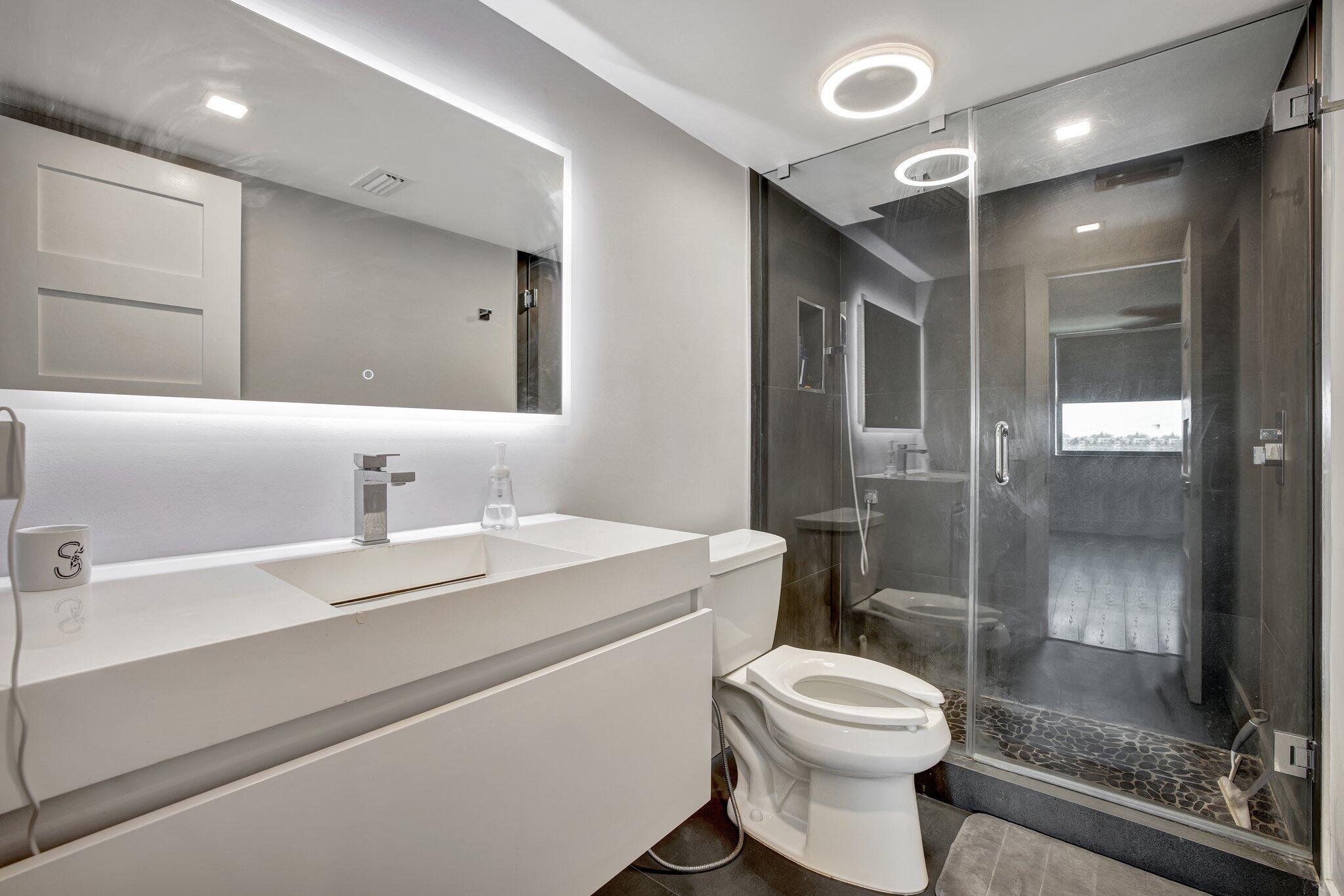 118 Lake Emerald Drive 410