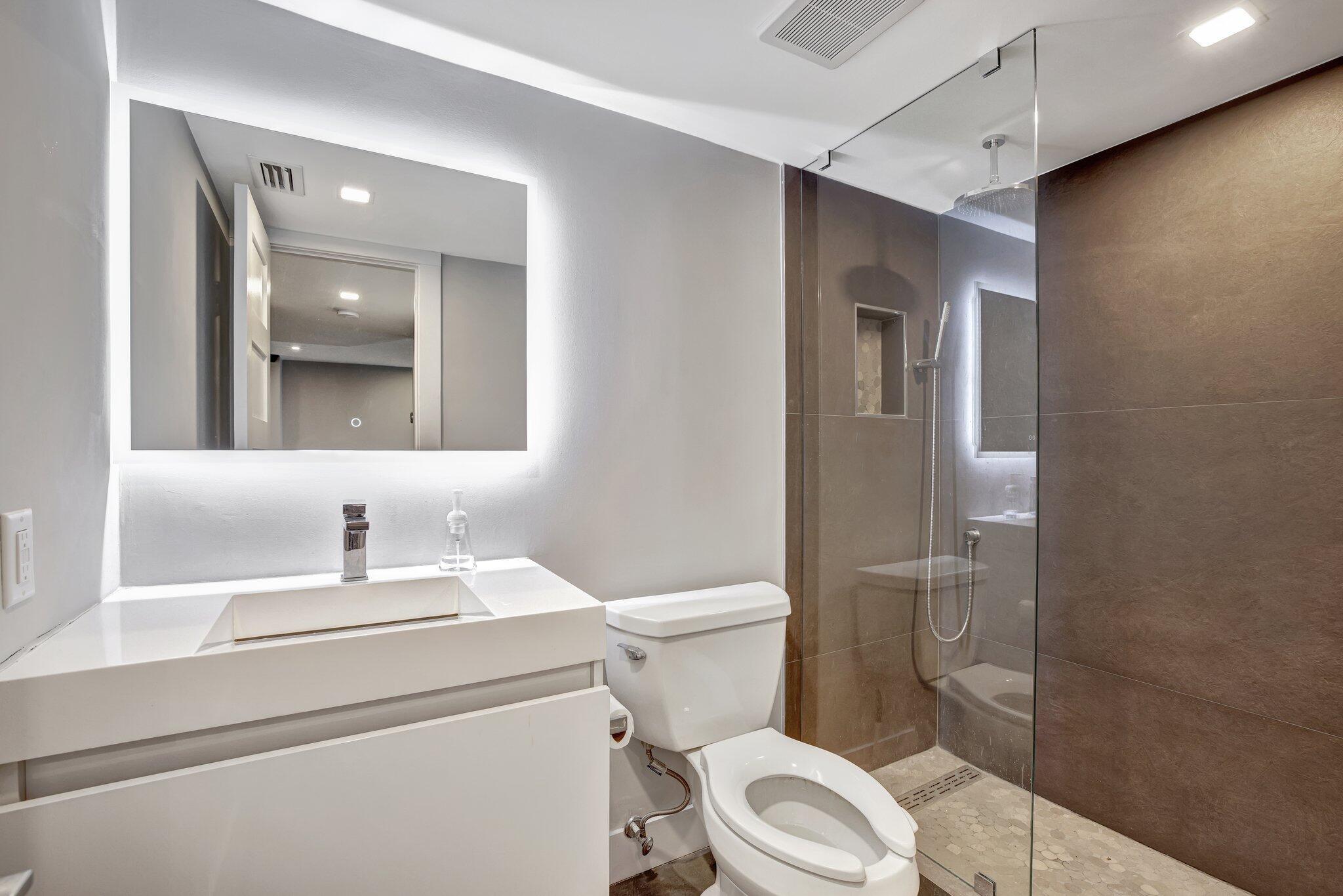 118 Lake Emerald Drive 410