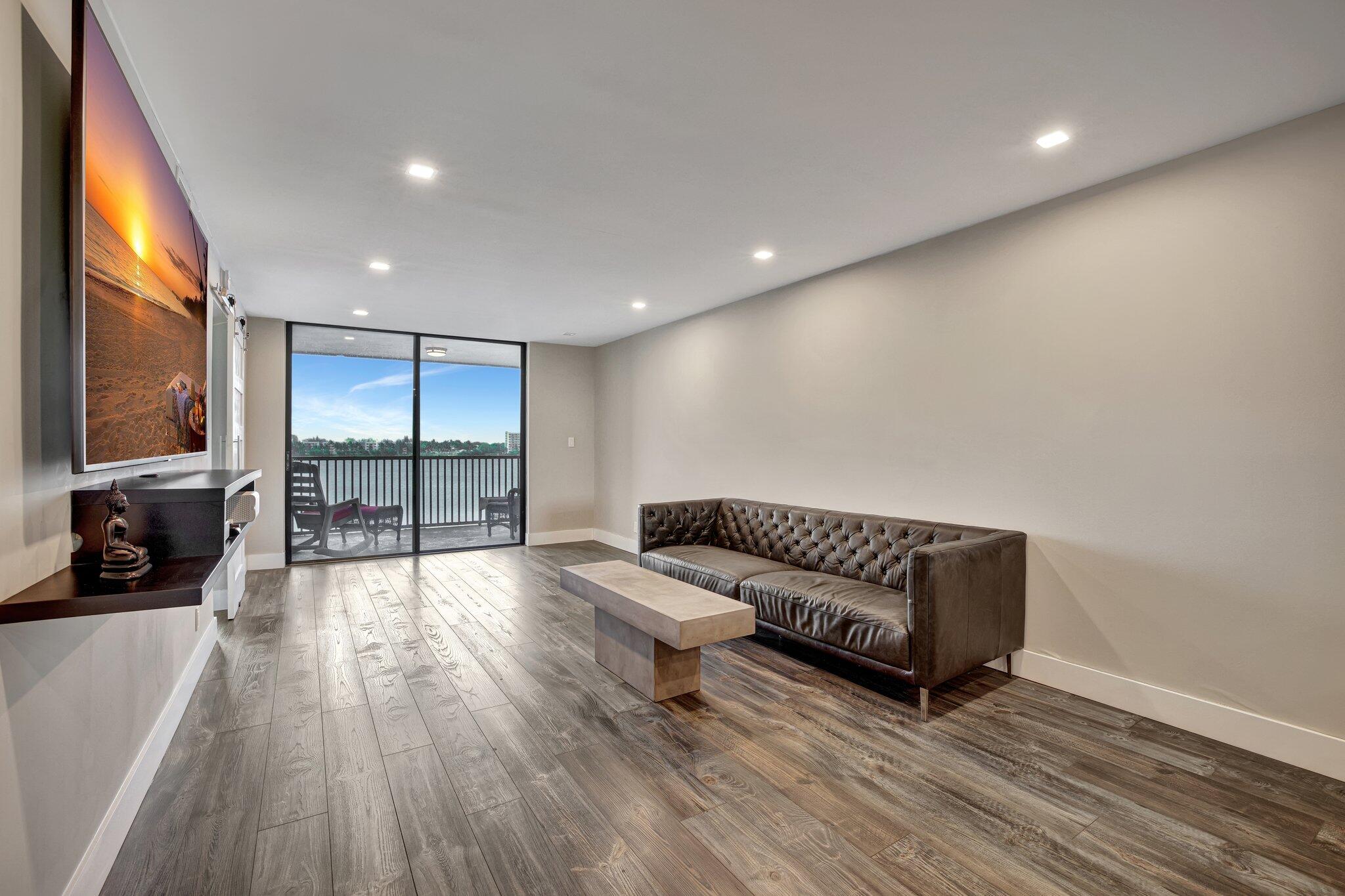 118 Lake Emerald Drive 410