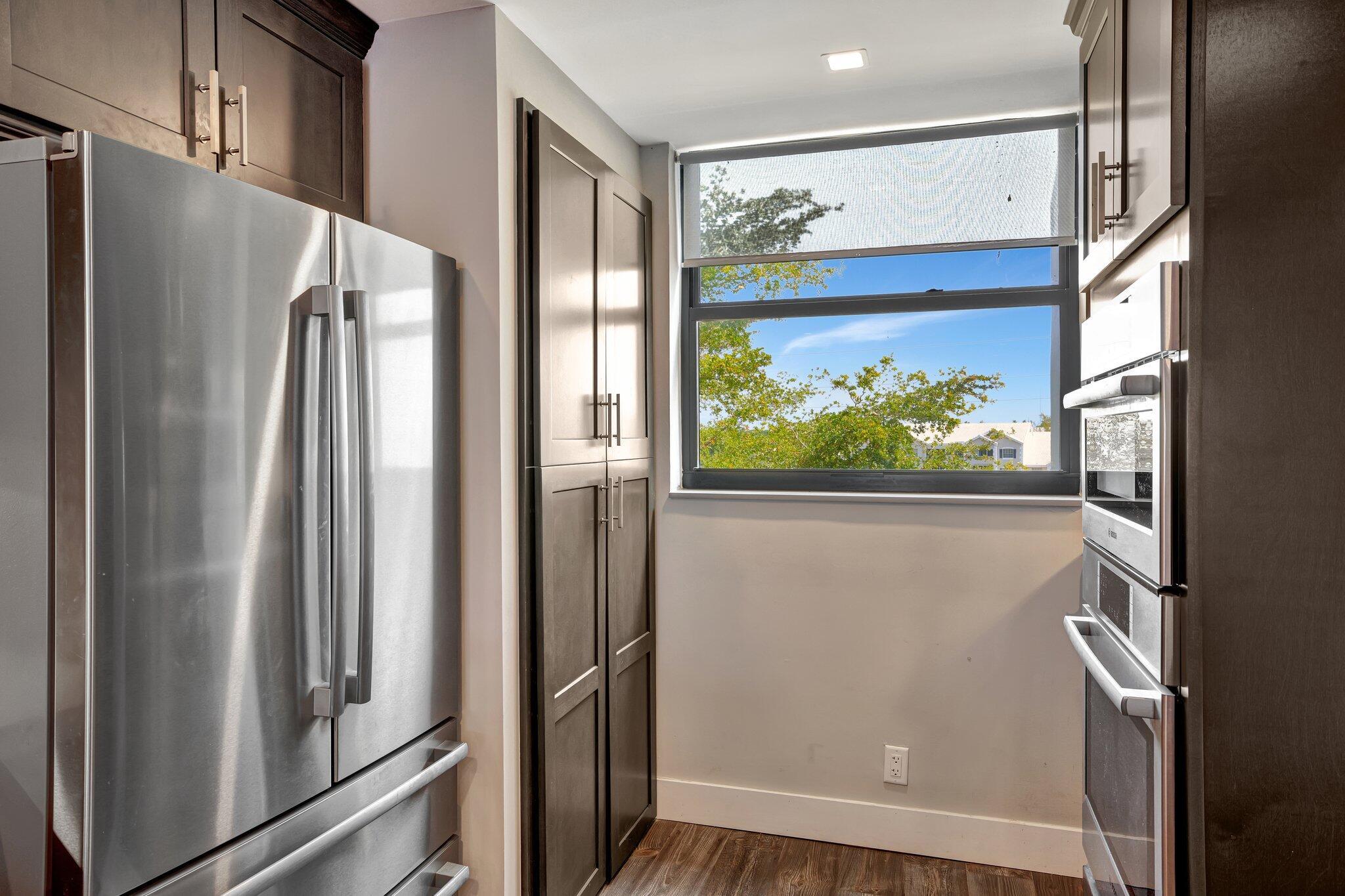 118 Lake Emerald Drive 410