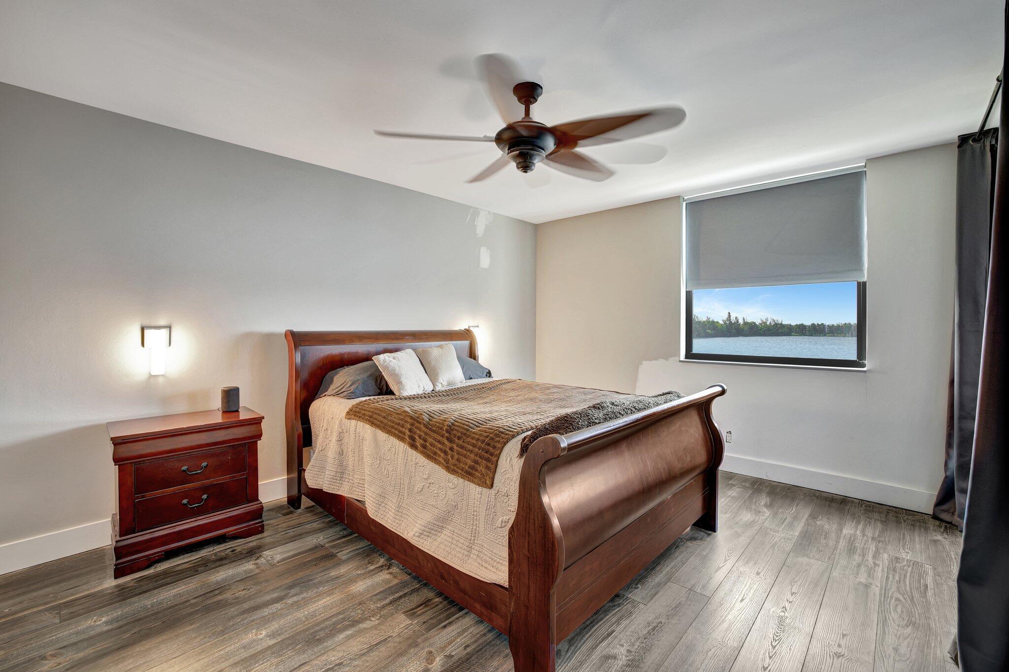 118 Lake Emerald Drive 410