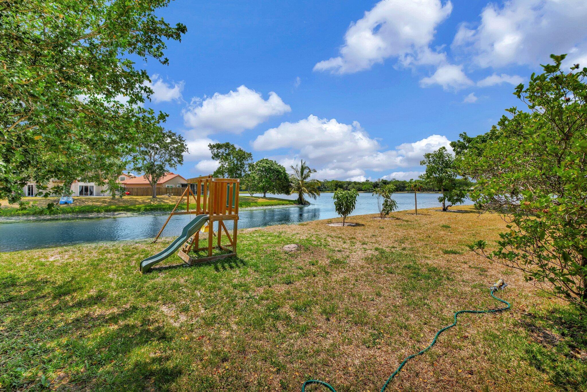 5414 NW 52nd Avenue NW