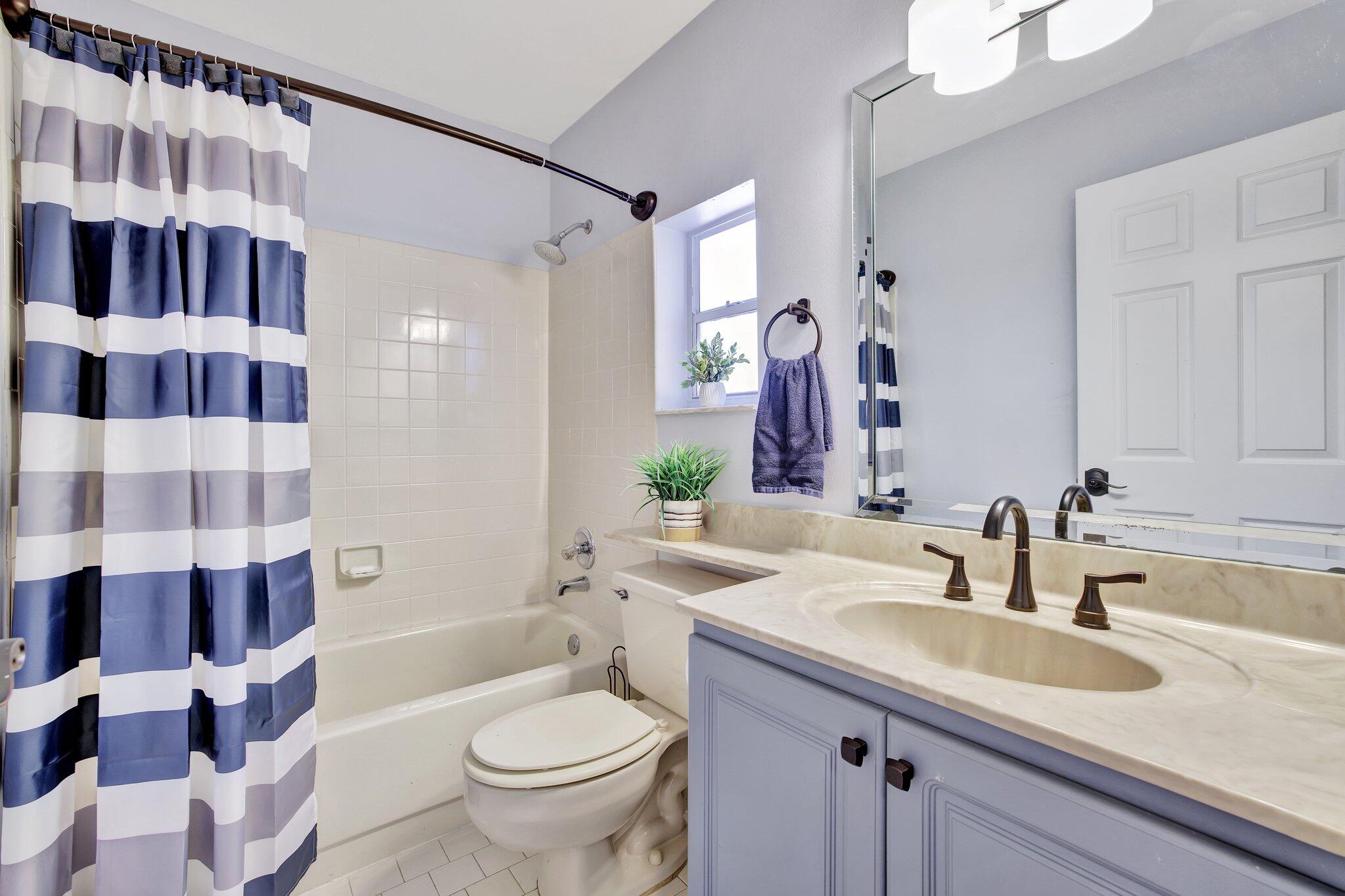 5414 NW 52nd Avenue NW