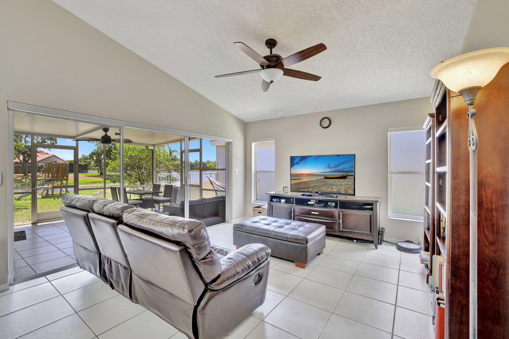 5414 NW 52nd Avenue NW