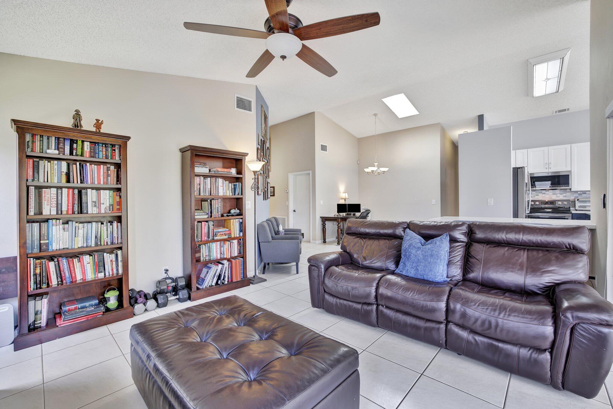 5414 NW 52nd Avenue NW