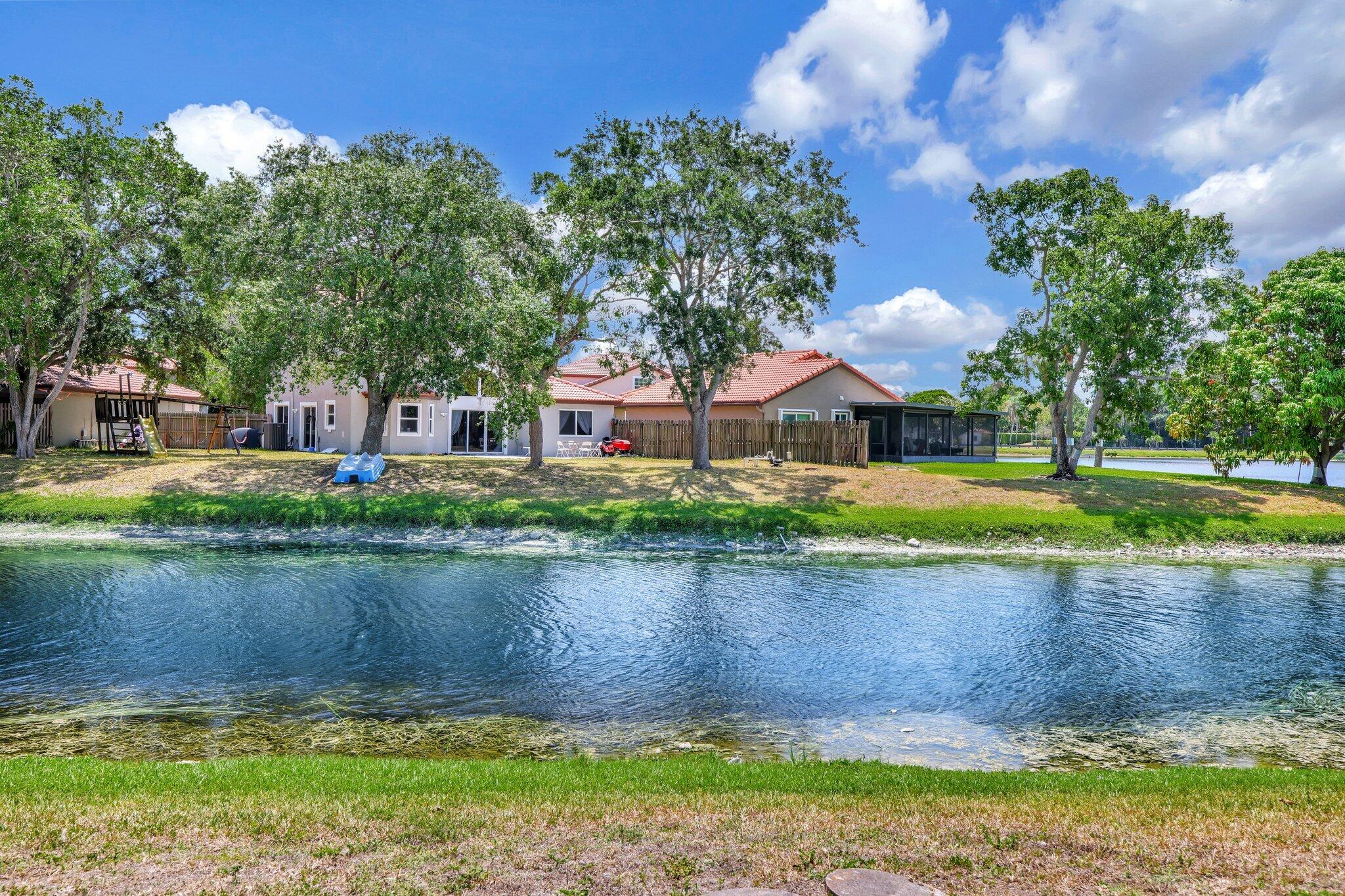 5414 NW 52nd Avenue NW