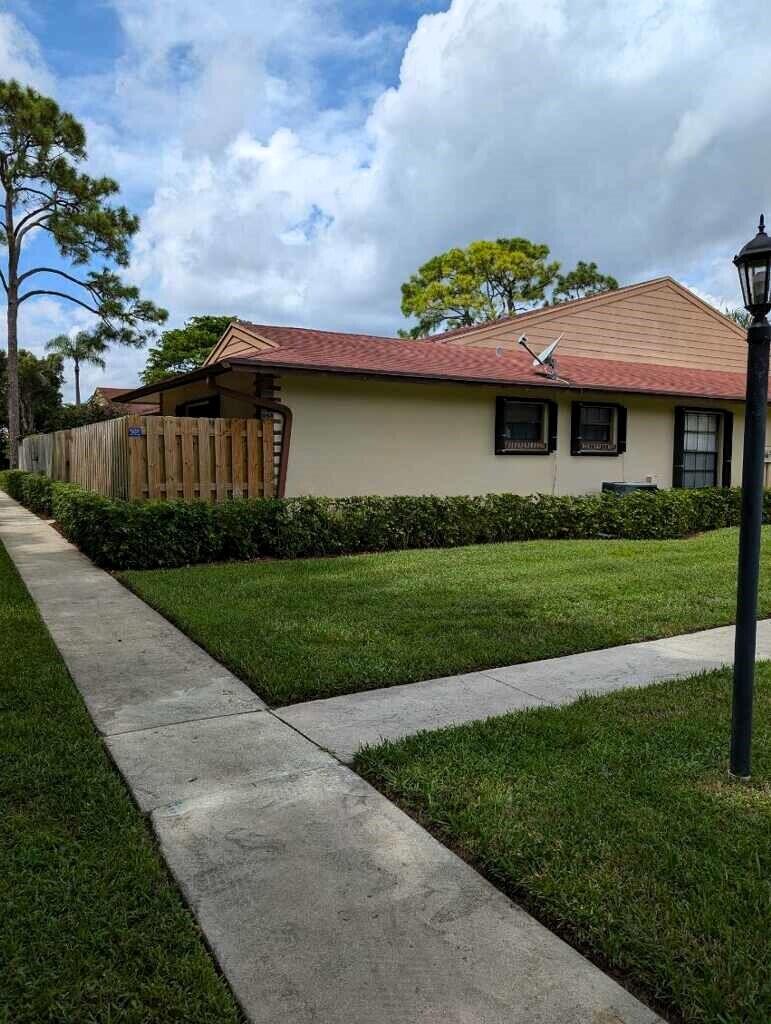 4272 Woodstock Drive D