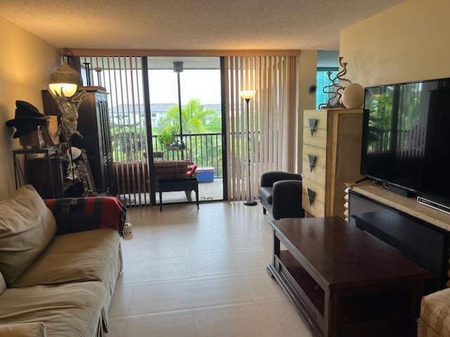 106 Lake Emerald Drive 303