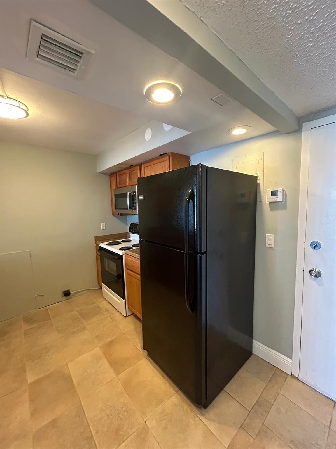 480 Executive Center Drive 1a