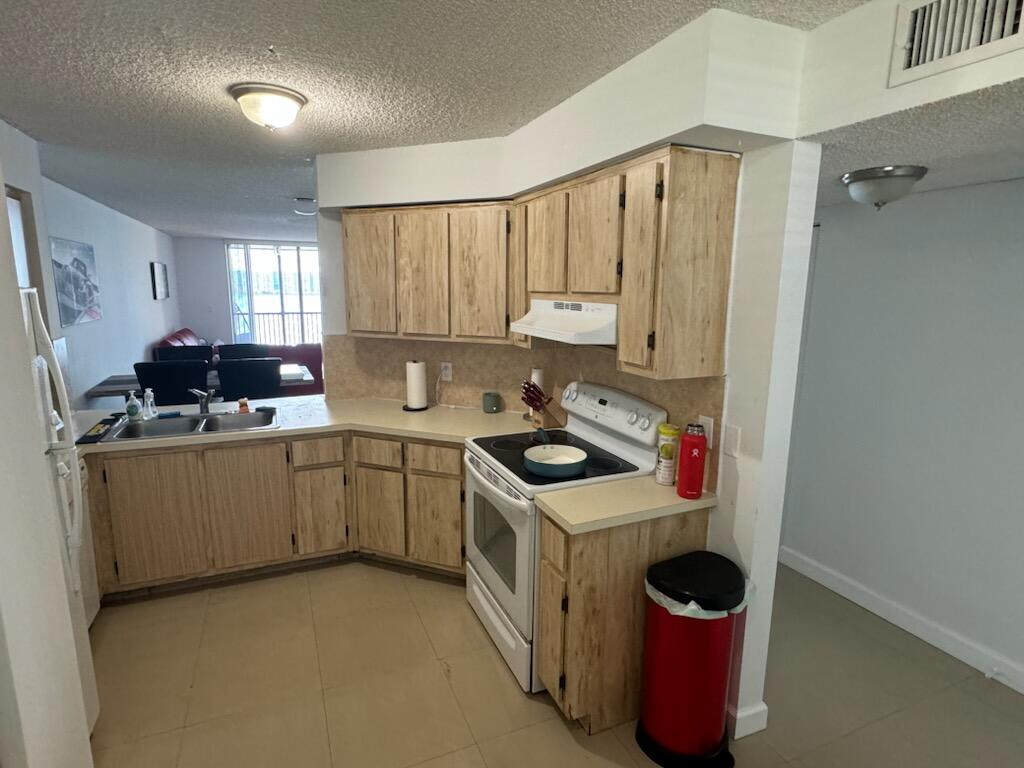117 Lake Emerald Drive 406