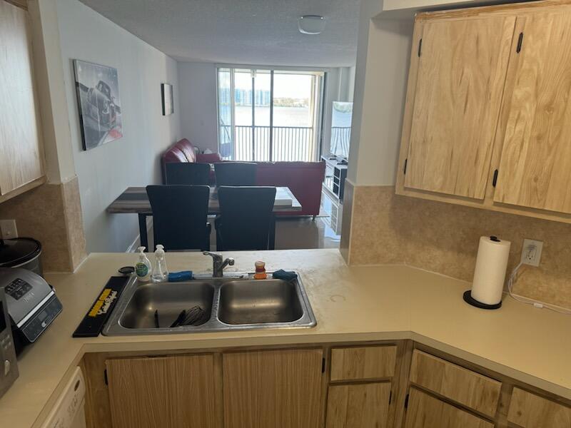 117 Lake Emerald Drive 406