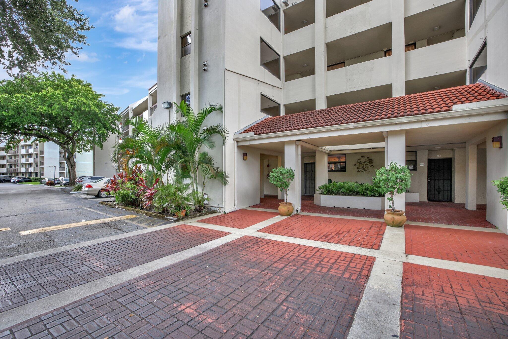 110 Lake Emerald Drive 306