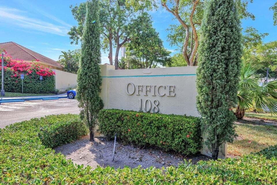 110 Lake Emerald Drive 306