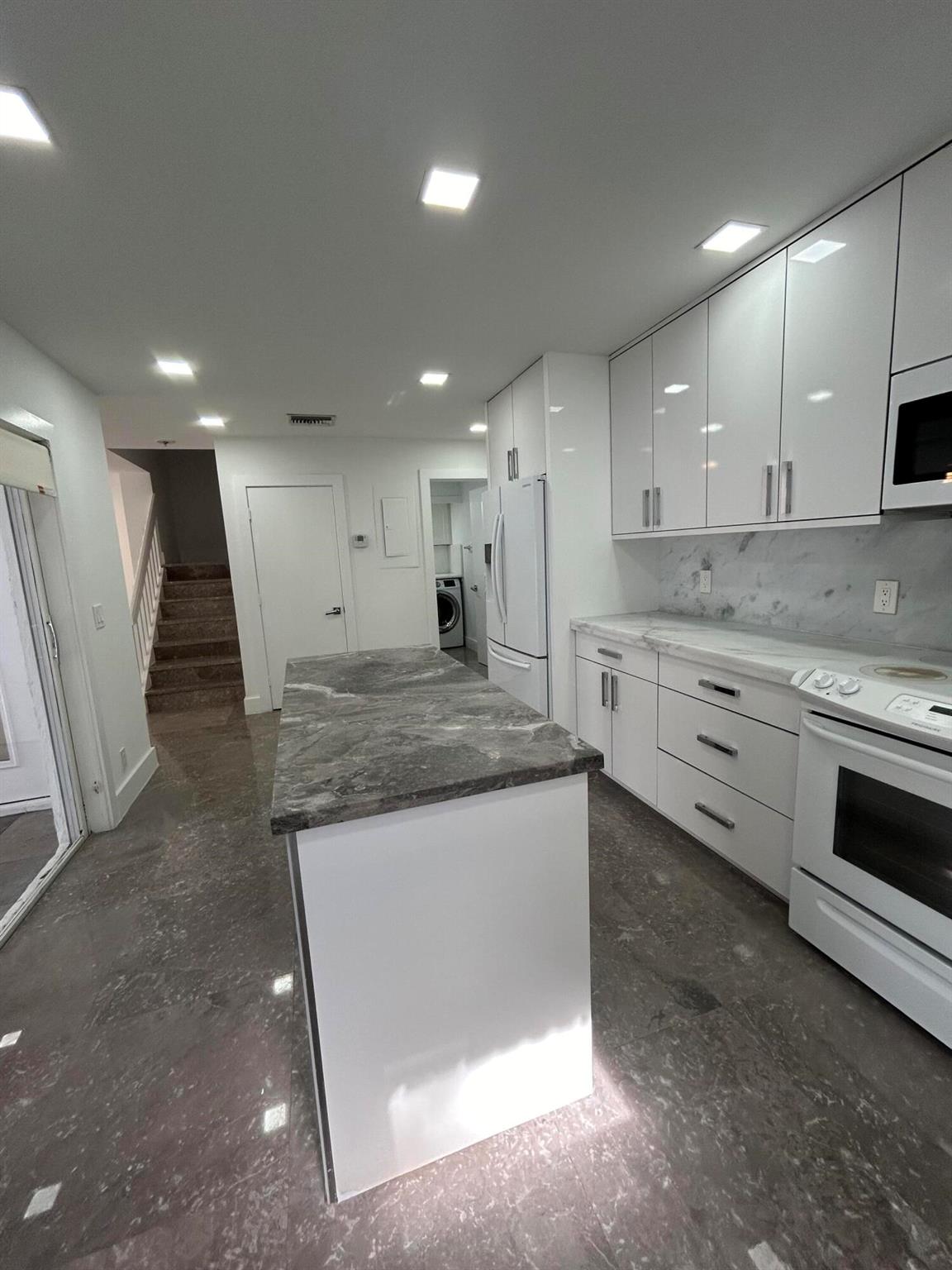 7793 Courtyard Run W 188