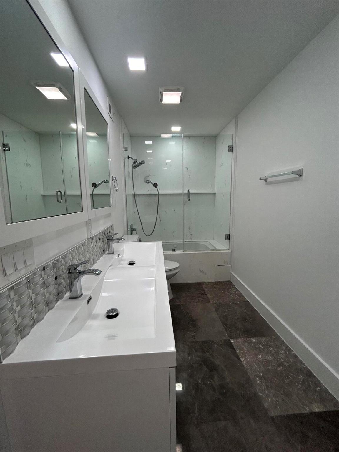 7793 Courtyard Run W 188