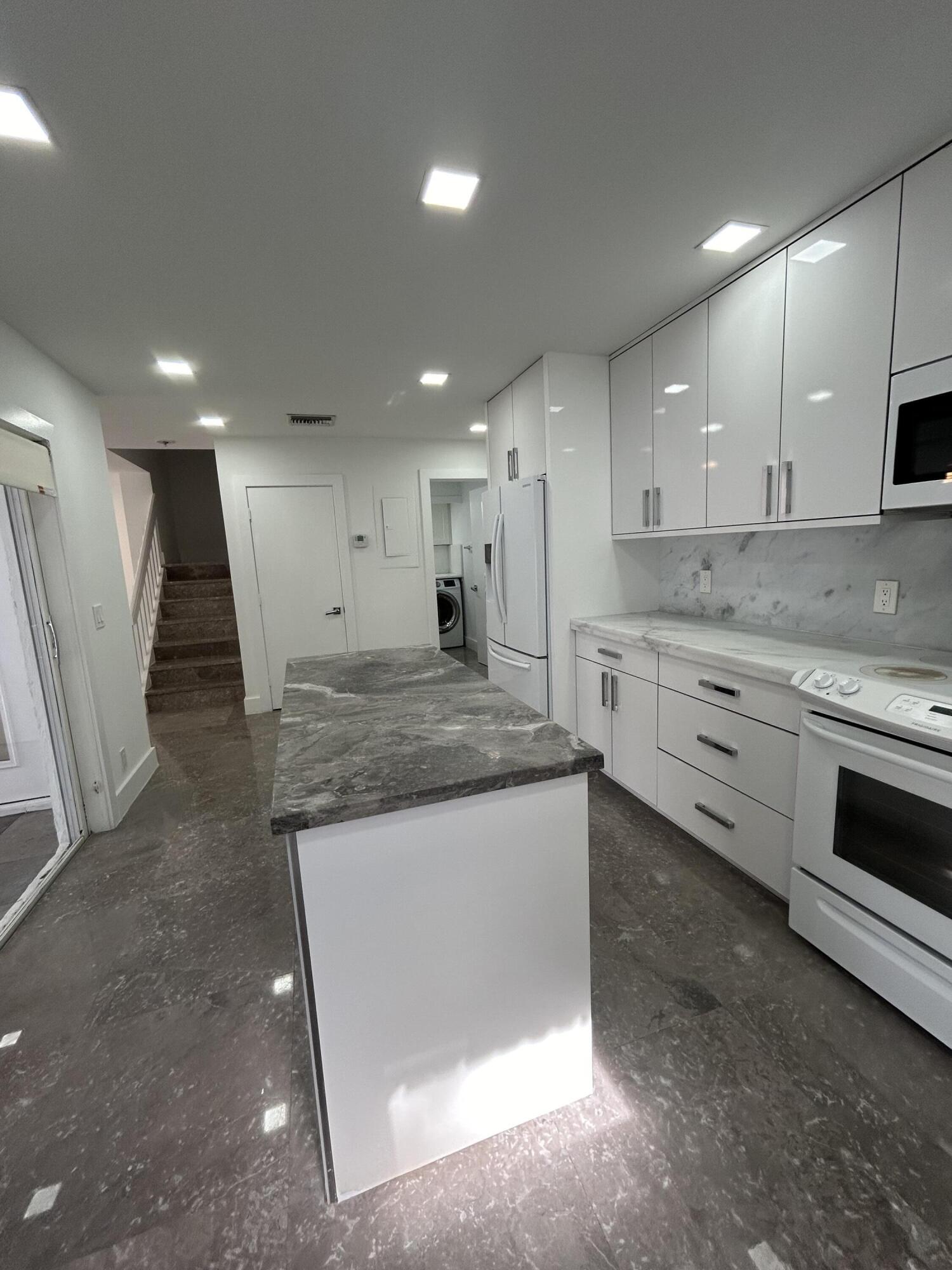 7793 Courtyard Run W 188