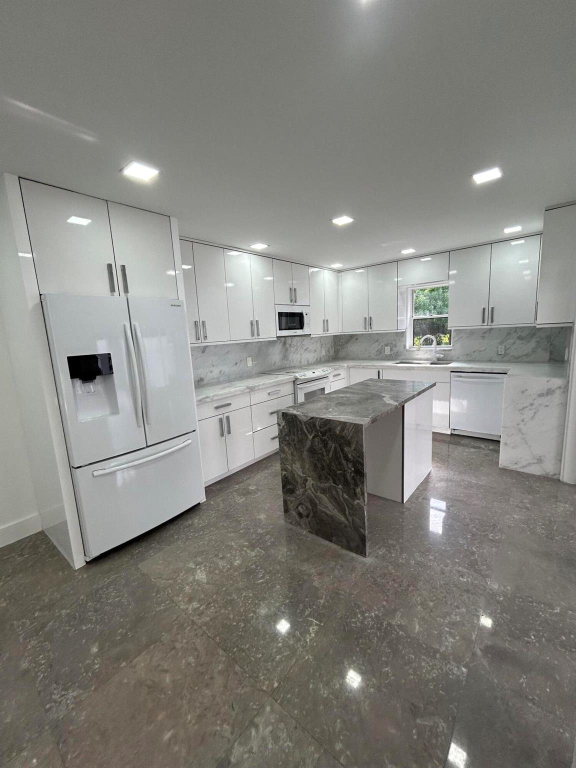 7793 Courtyard Run W 188