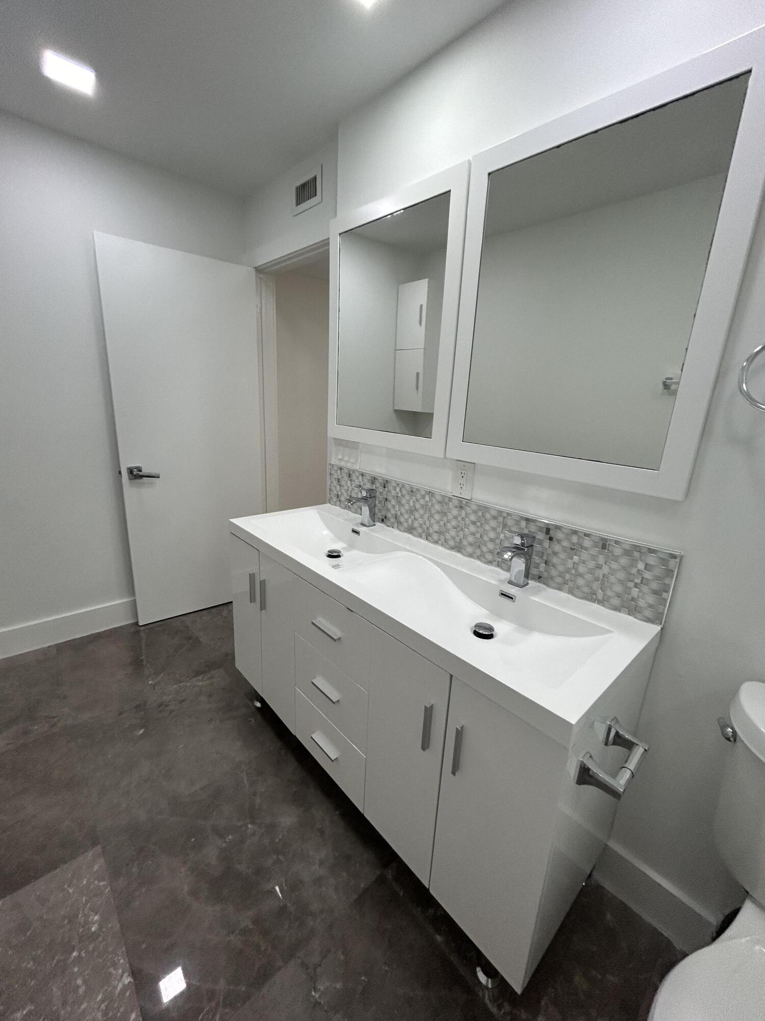 7793 Courtyard Run W 188