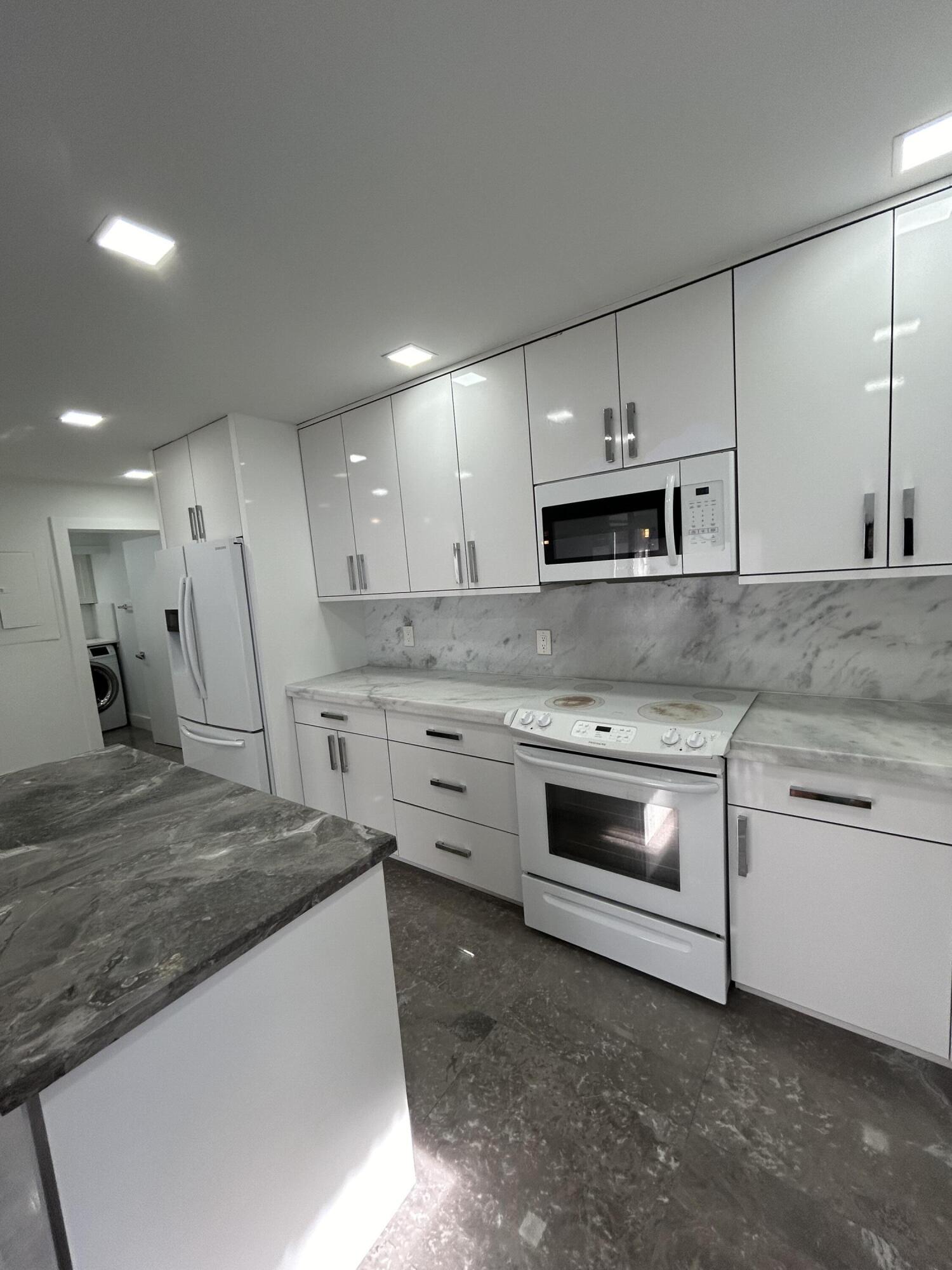 7793 Courtyard Run W 188