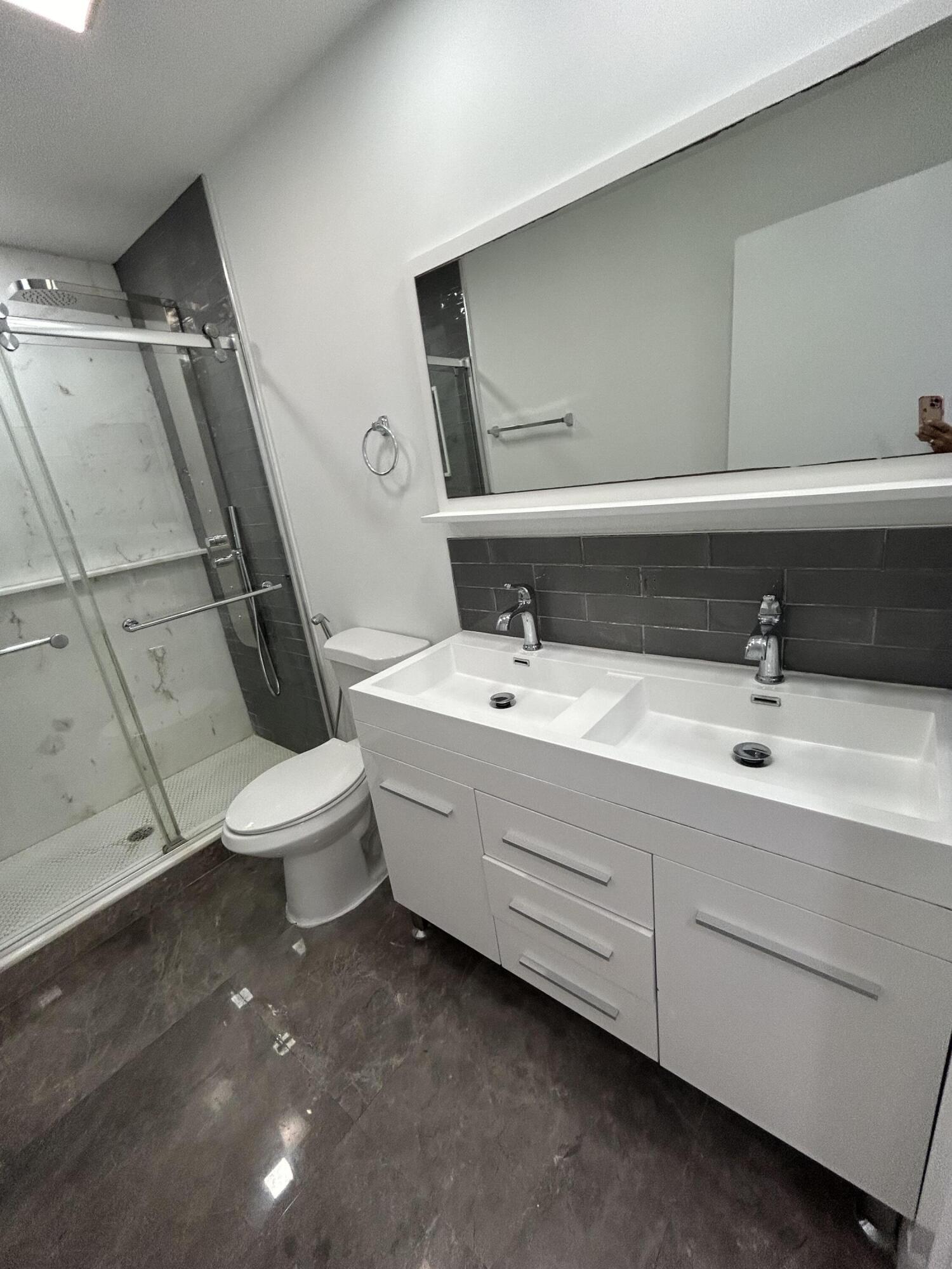 7793 Courtyard Run W 188