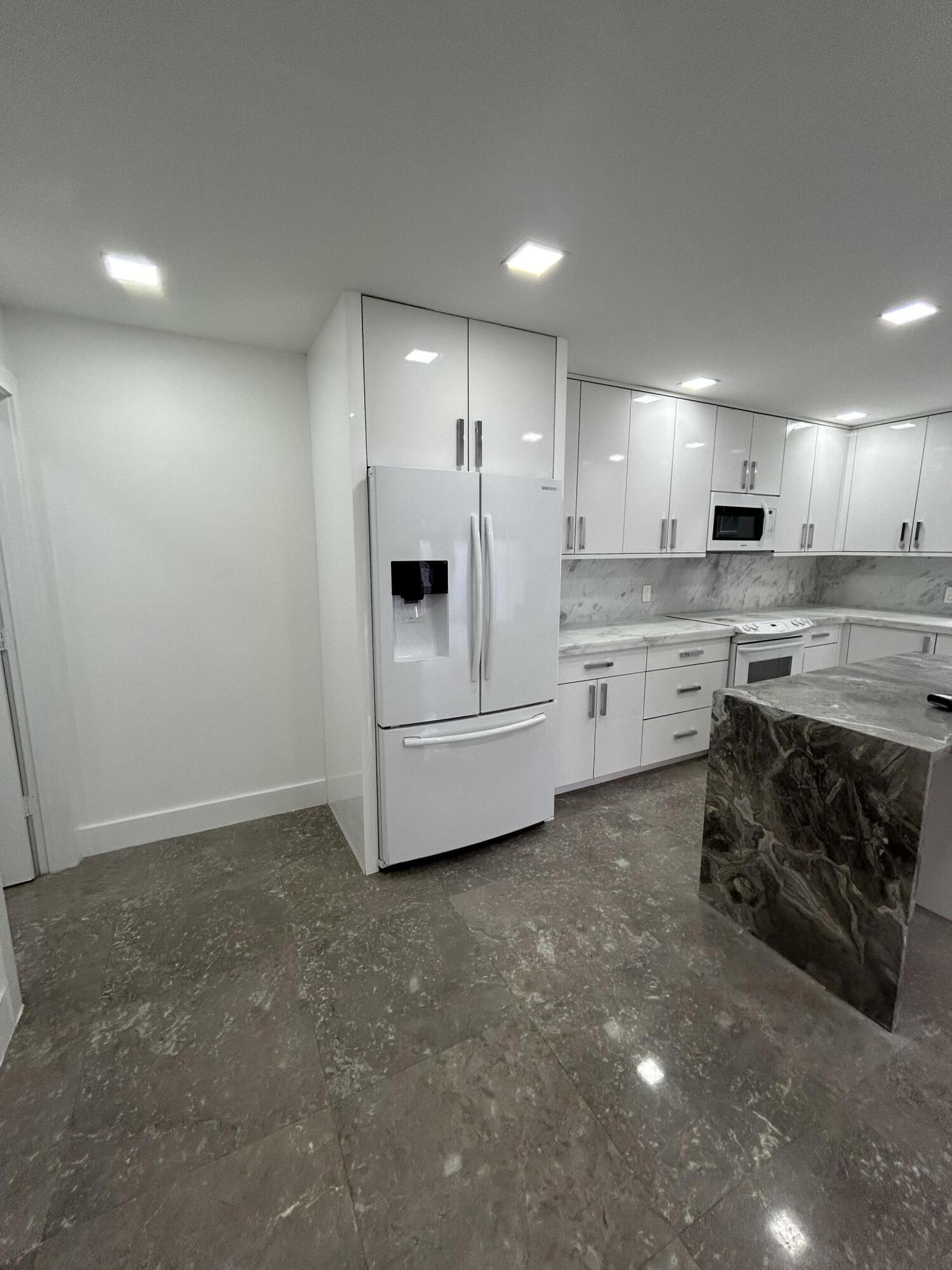 7793 Courtyard Run W 188