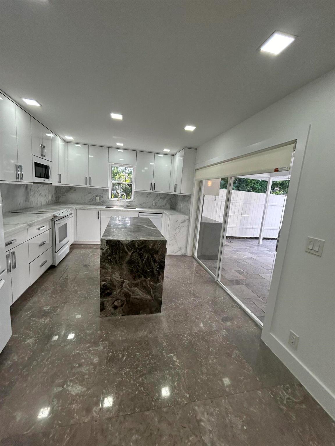 7793 Courtyard Run W 188