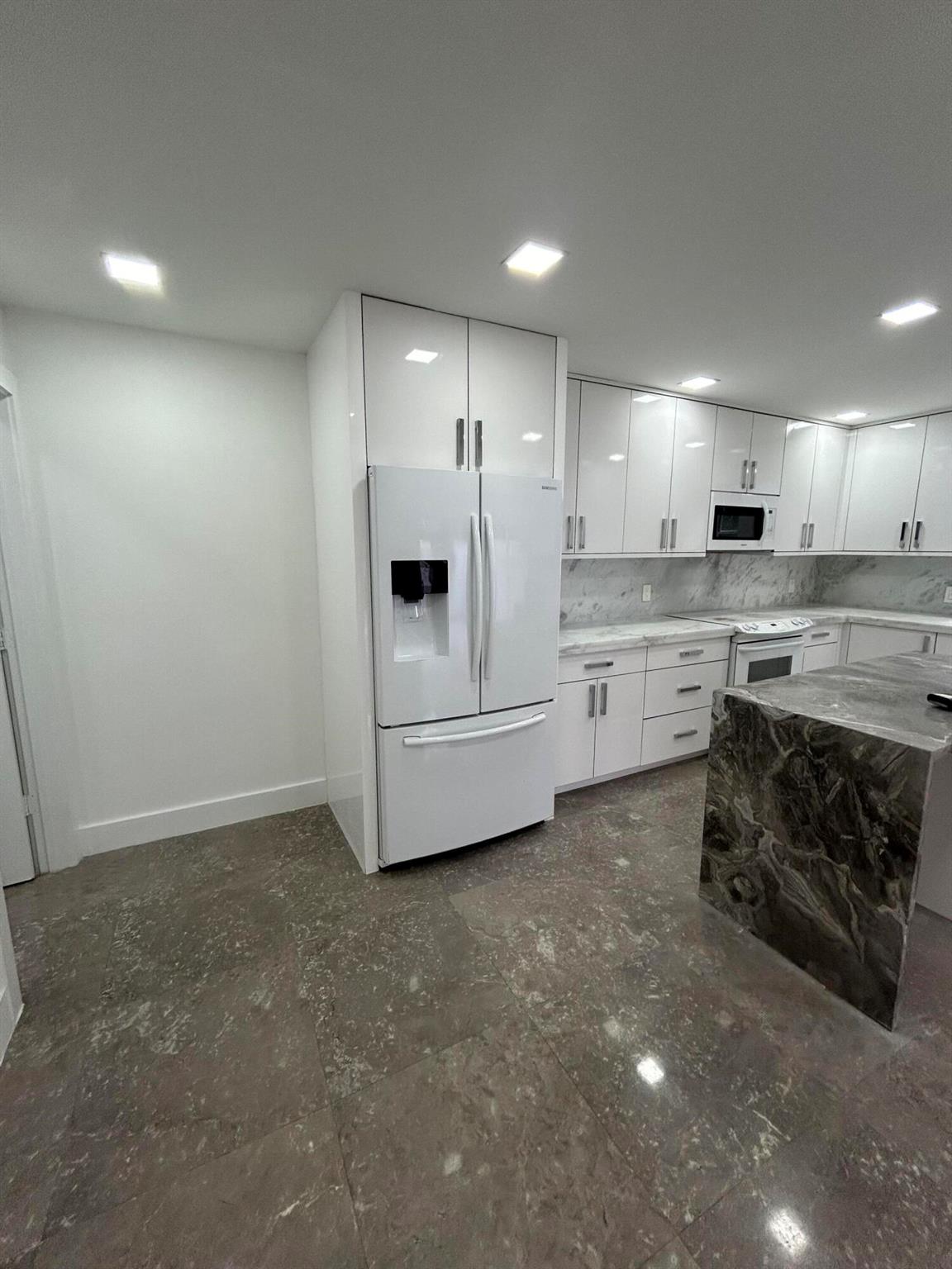 7793 Courtyard Run W 188