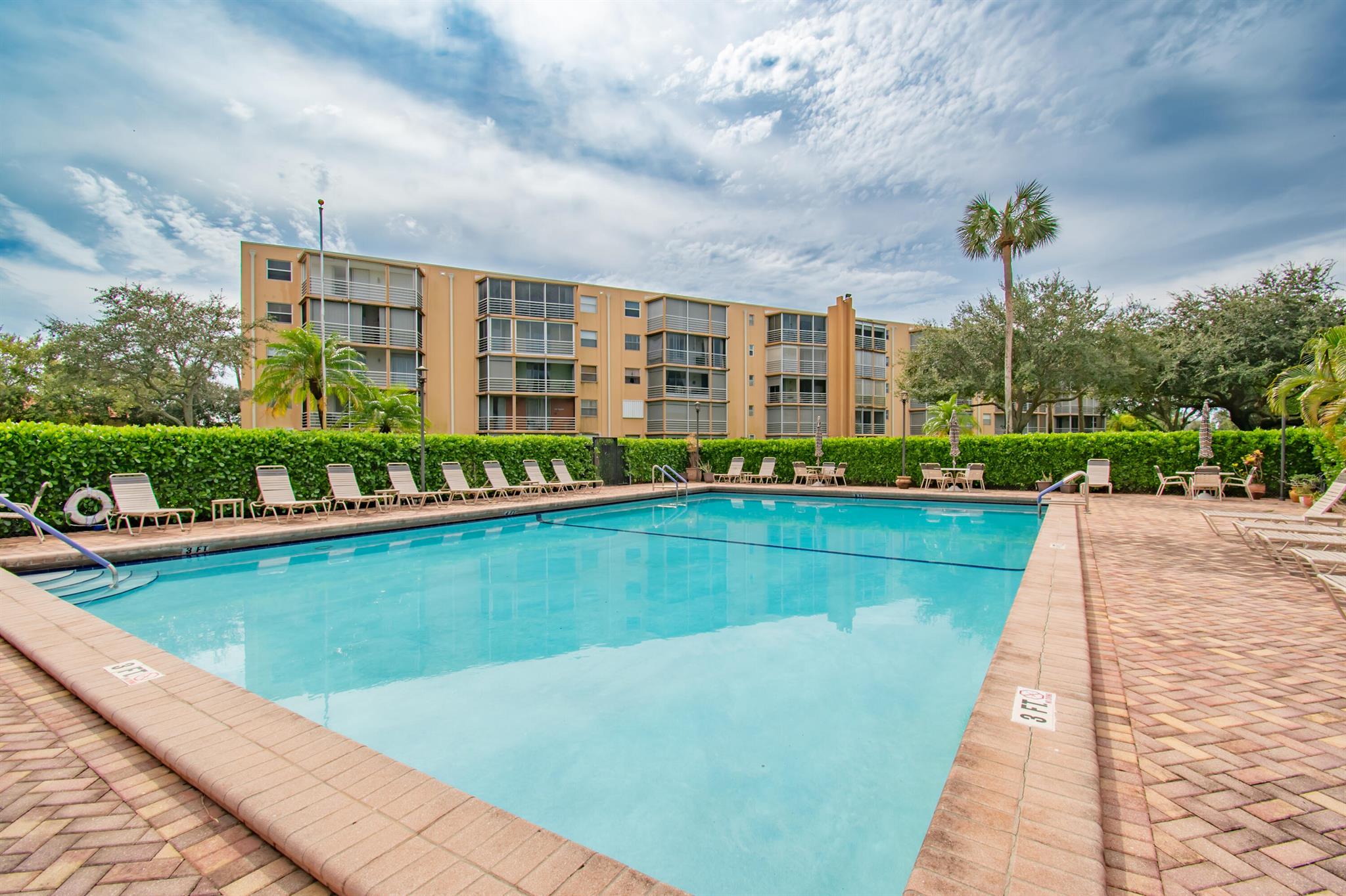 5201 NW 2nd Avenue 2090