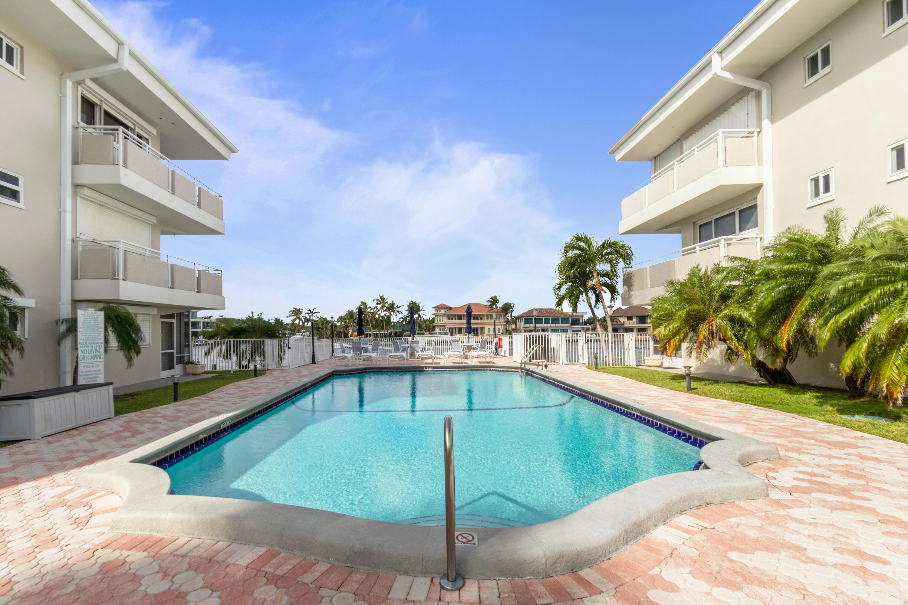 1198 Hillsboro Mile 110