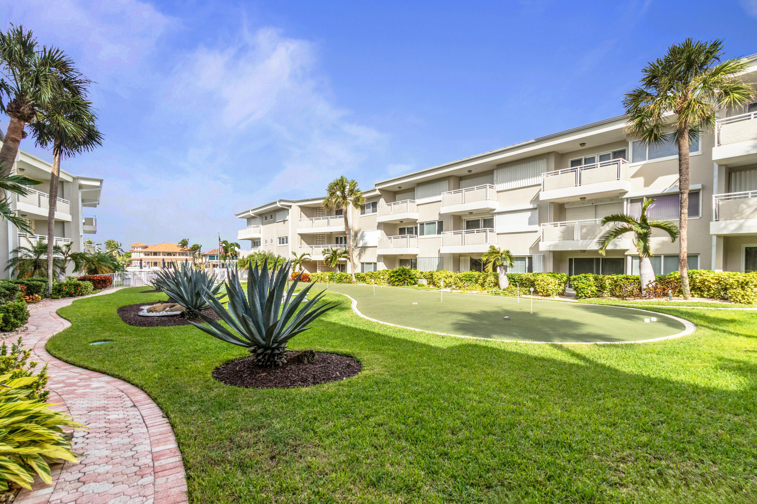 1198 Hillsboro Mile 110