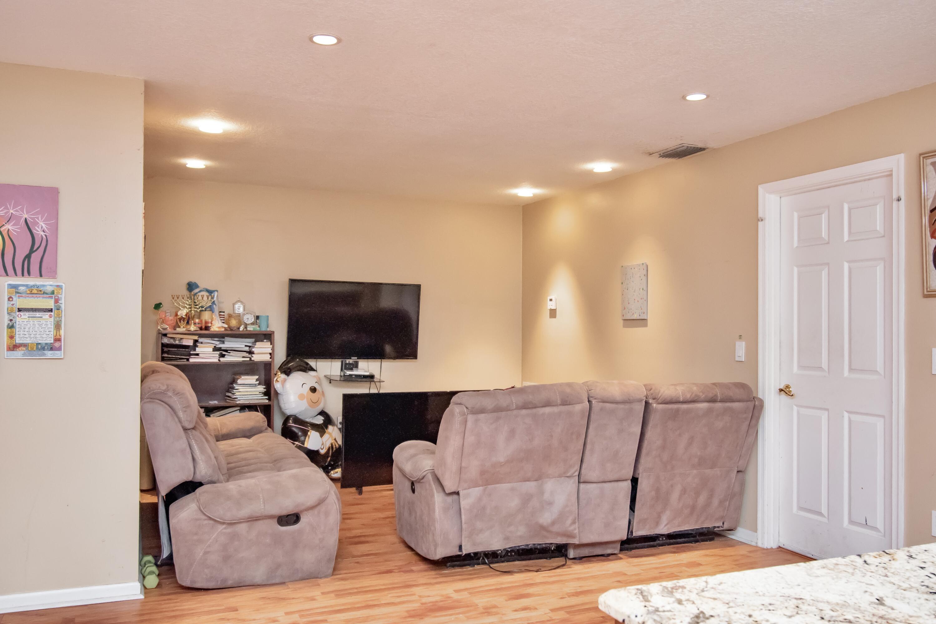7455 San Clemente Place