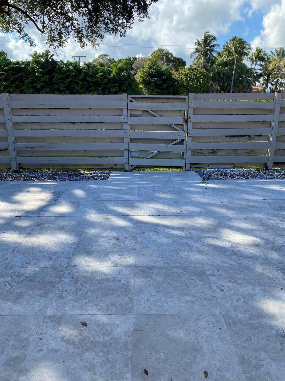 21587 Altamira Avenue