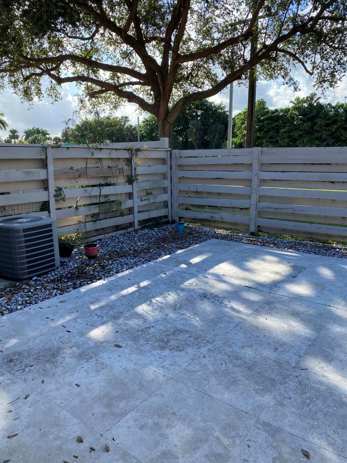 21587 Altamira Avenue