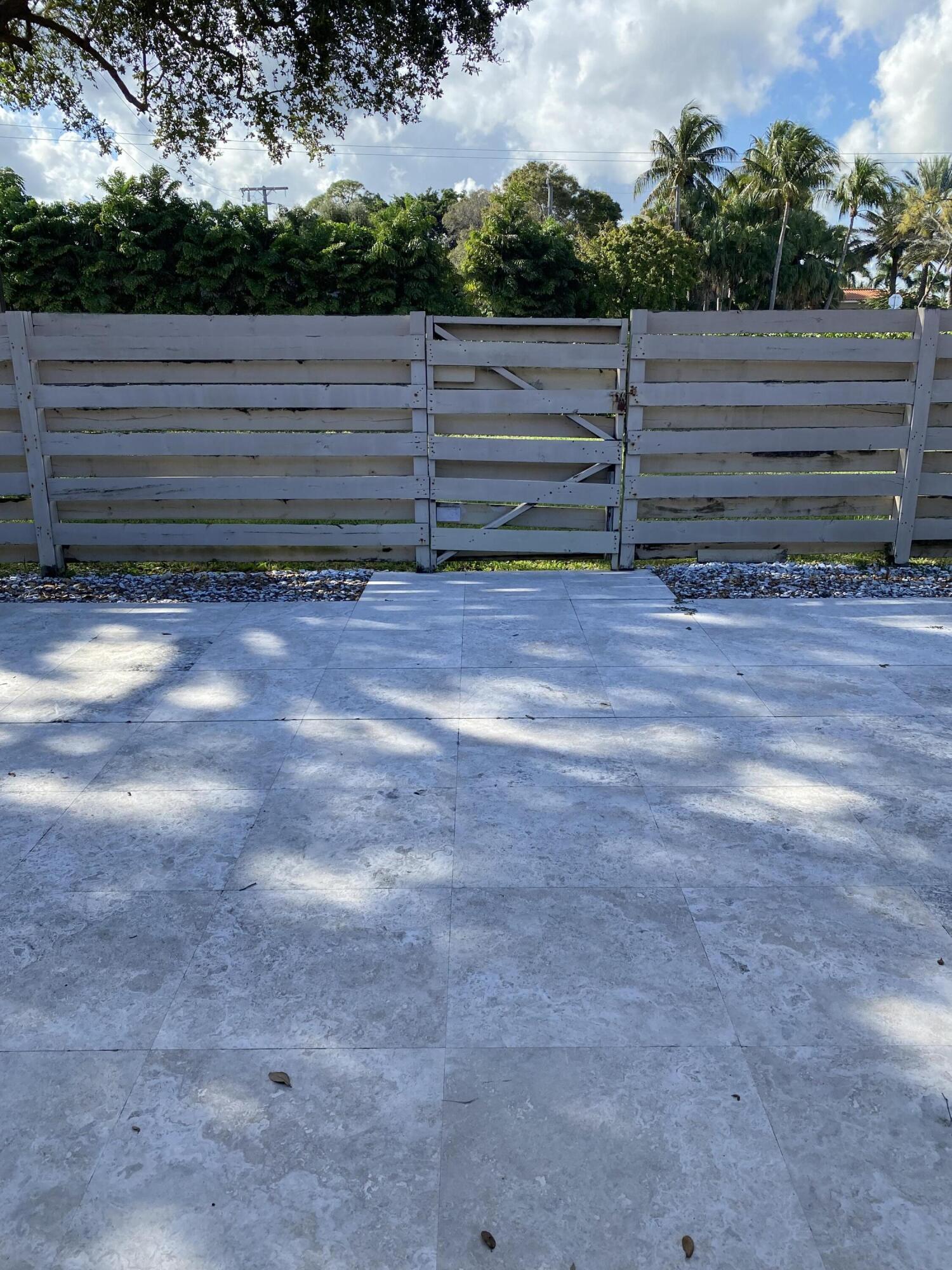 21587 Altamira Avenue