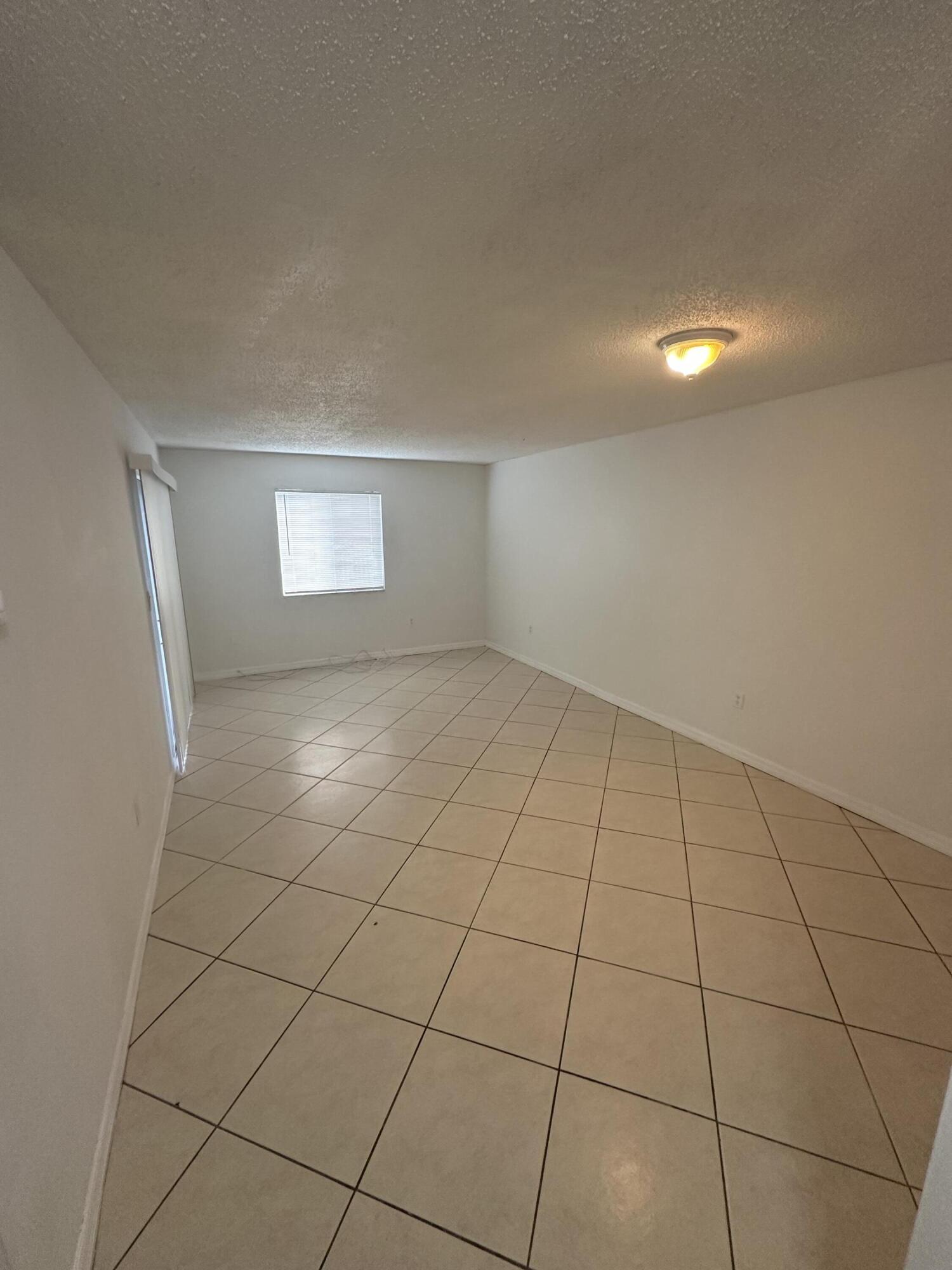 6086 Forest Hill Boulevard 107