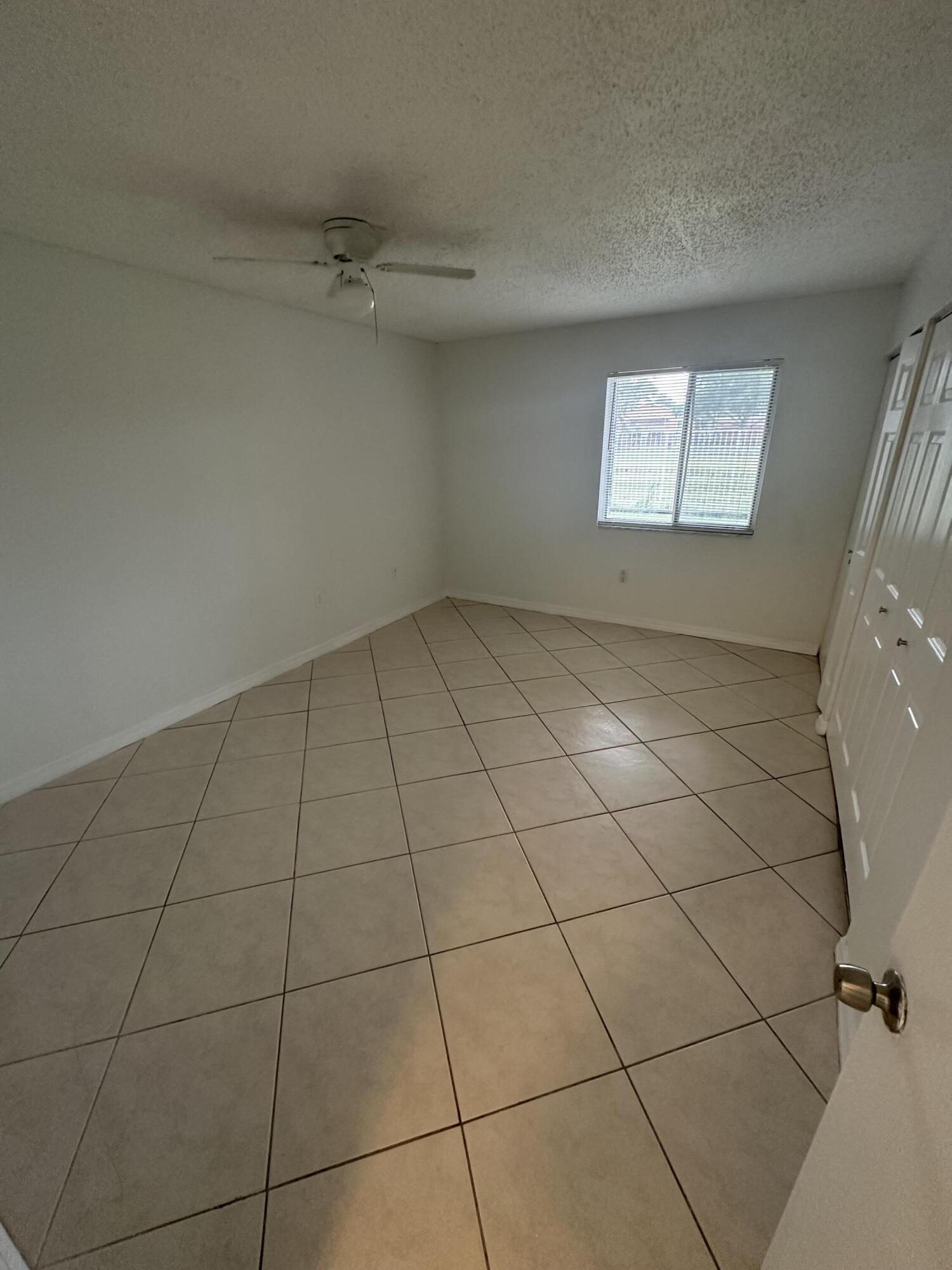 6086 Forest Hill Boulevard 107