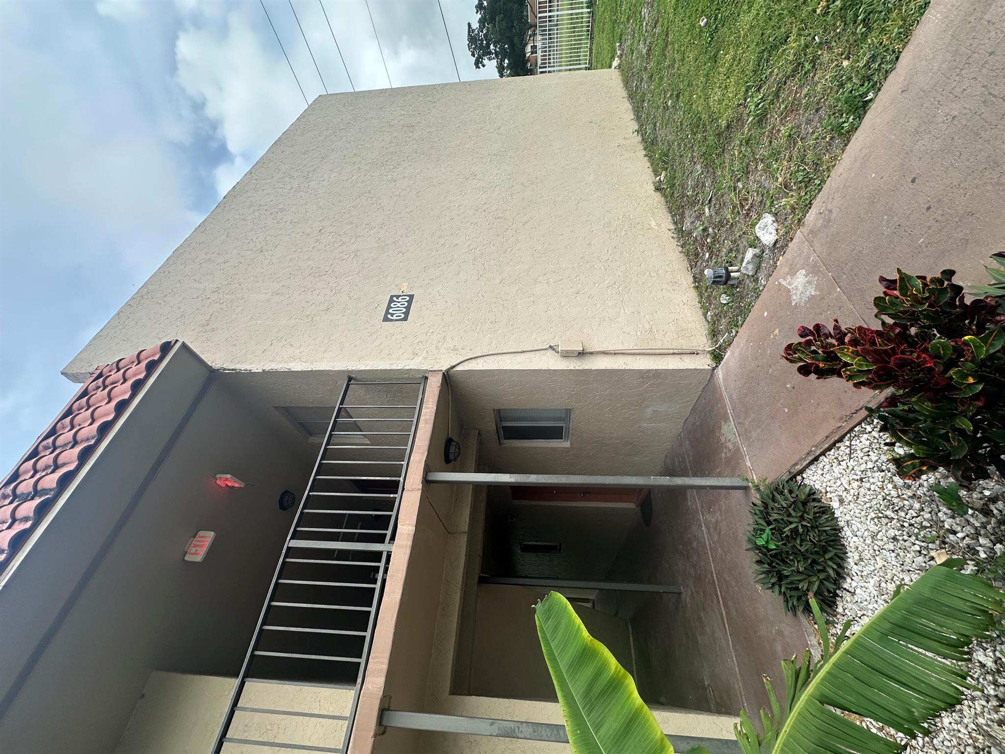 6086 Forest Hill Boulevard 107