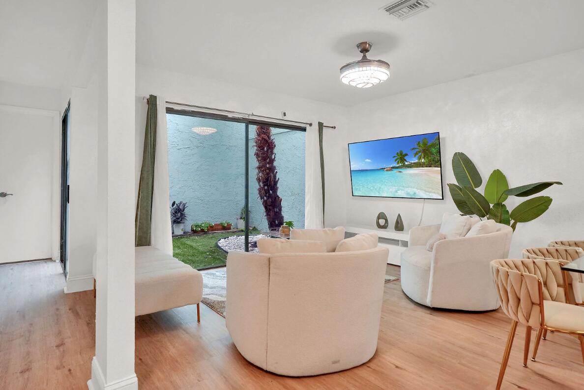 22388 Pineapple Walk Drive