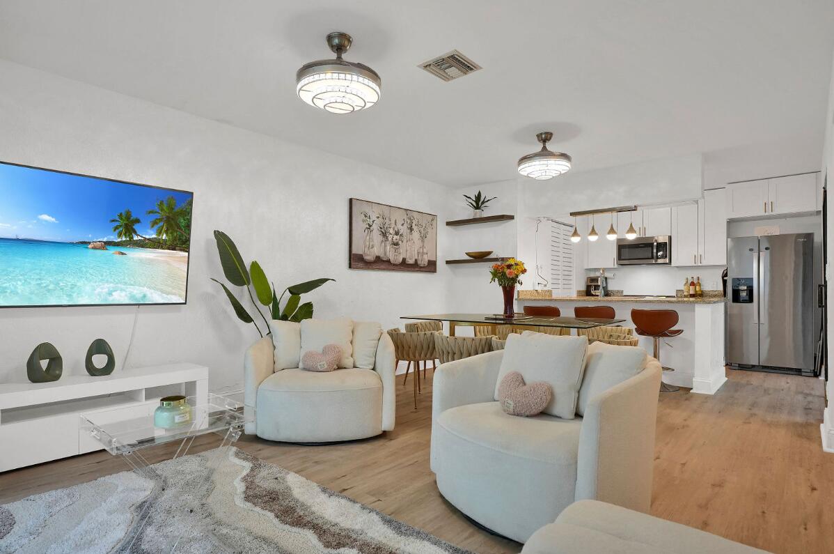 22388 Pineapple Walk Drive