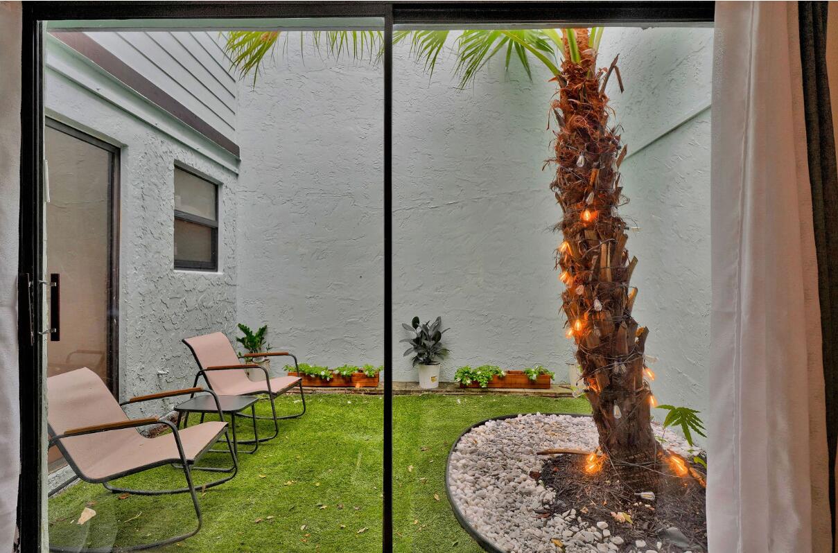 22388 Pineapple Walk Drive