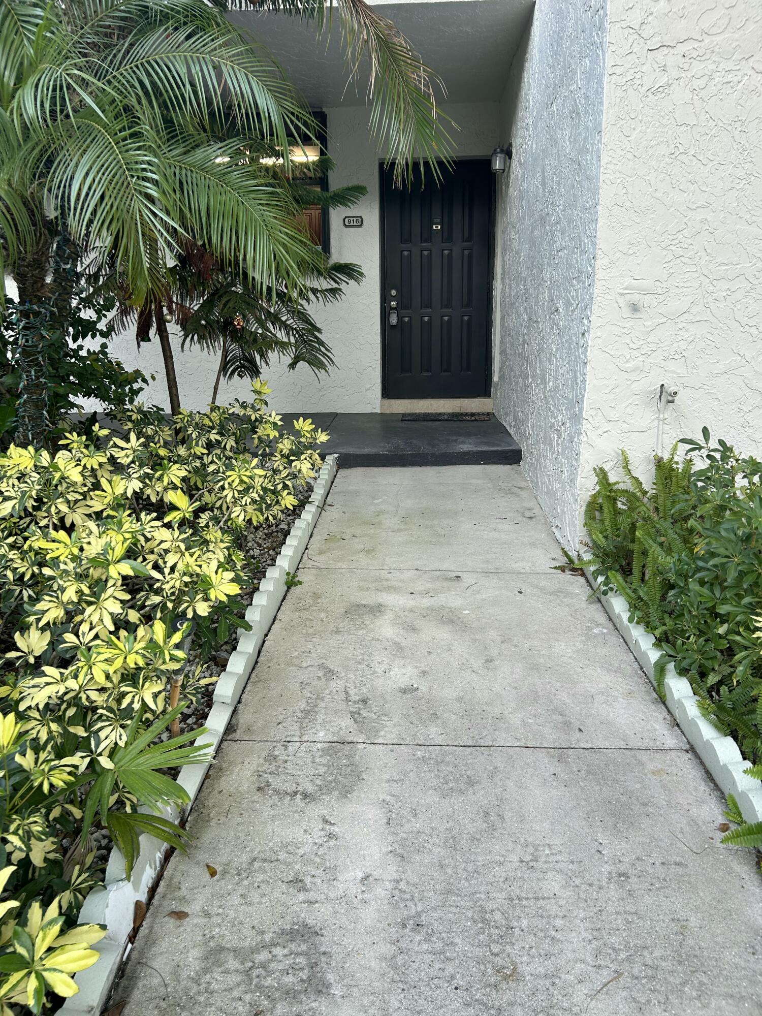 1256 S Military Trail 916