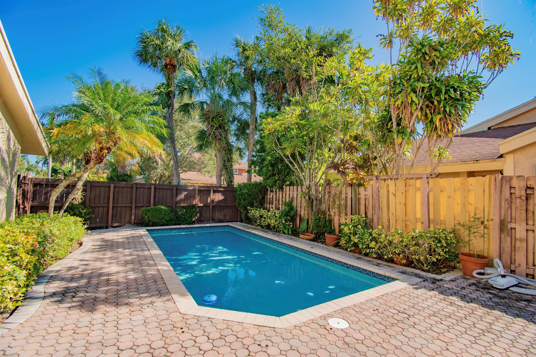 7671 Sierra Terrace W