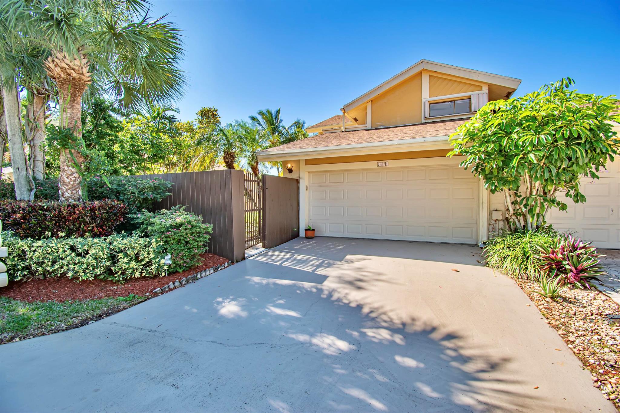 7671 Sierra Terrace W