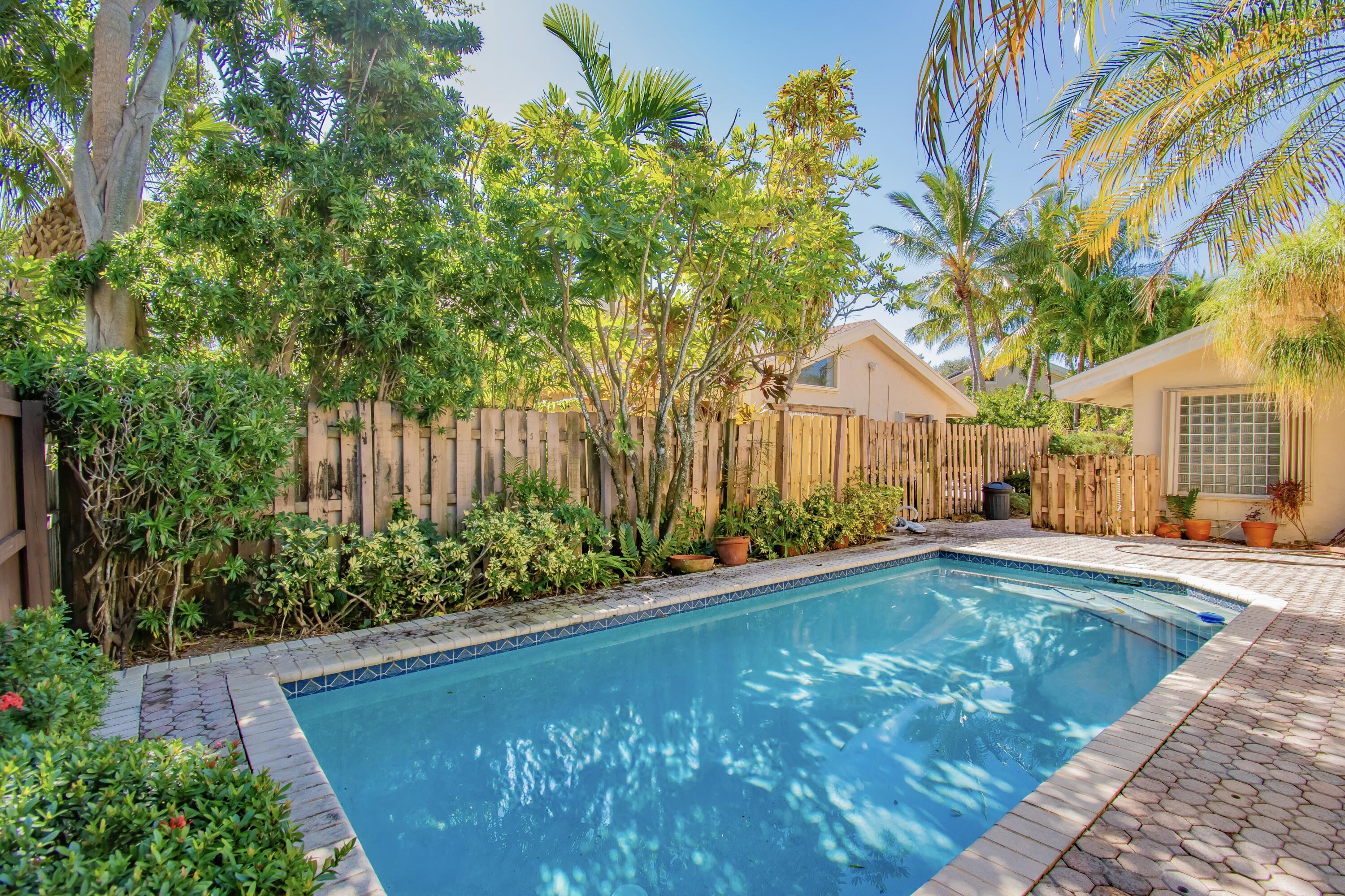 7671 Sierra Terrace W